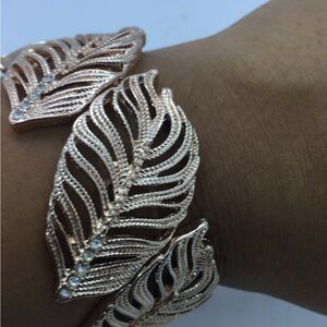 Elegant Gold Leaf Bracelet